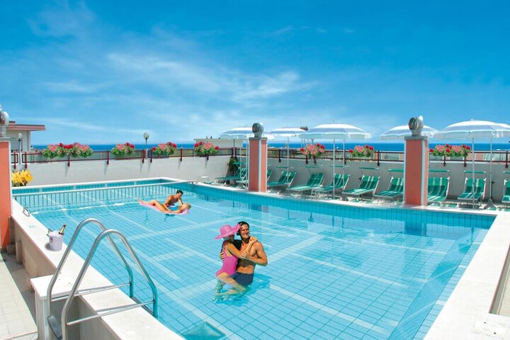 Pools & Facilities