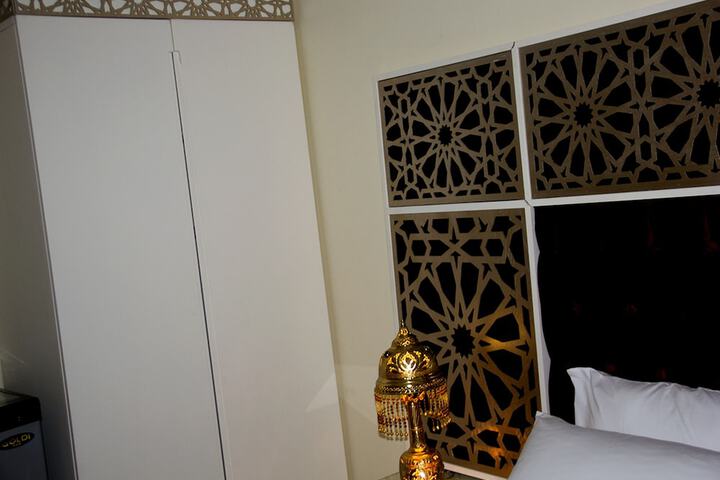 Room 19 of 38