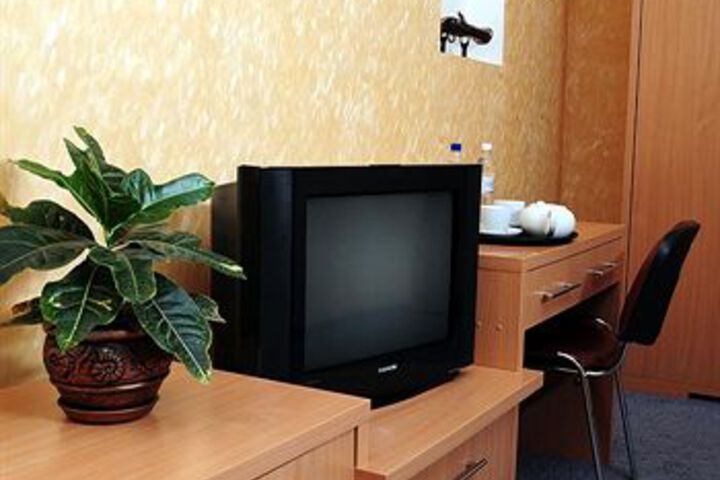 Room 13 of 38
