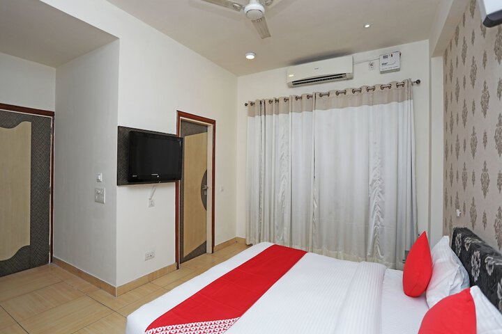 Room 7 of 19