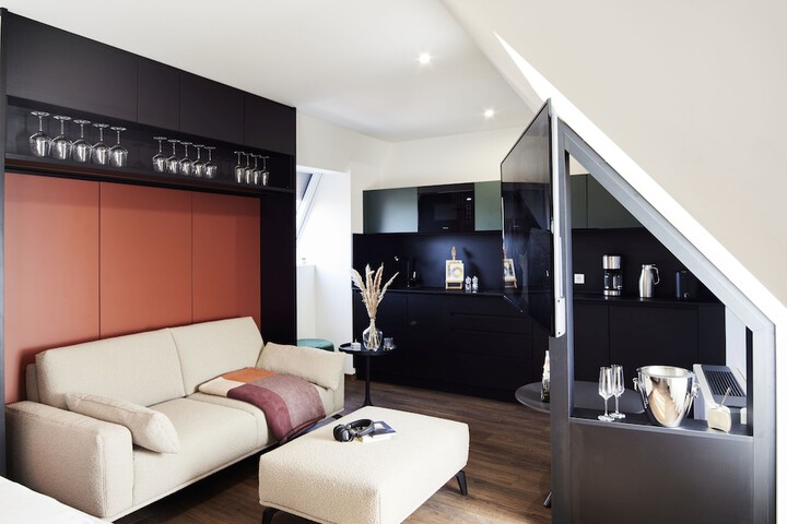 Room 14 of 25