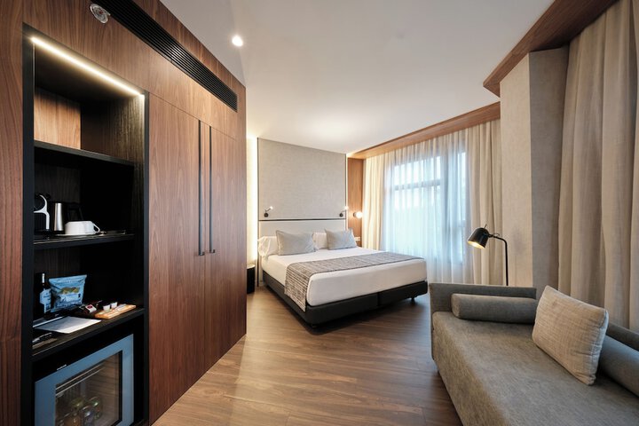 Room 30 of 104