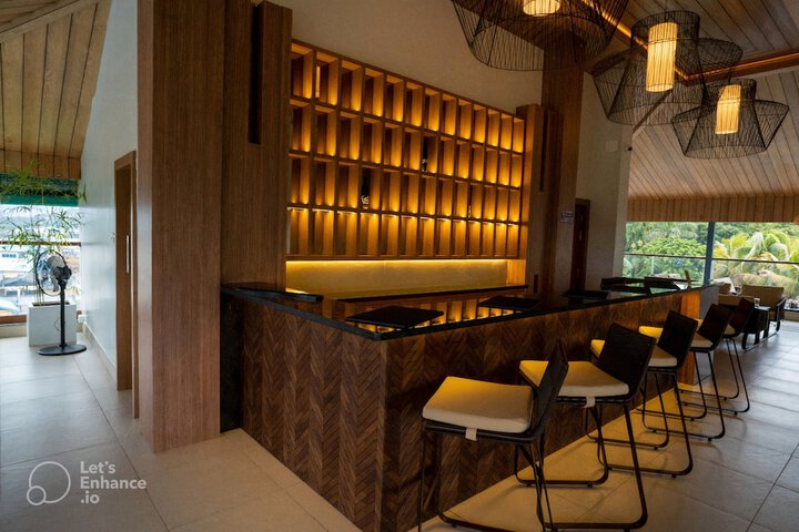 Lounge 19 of 22
