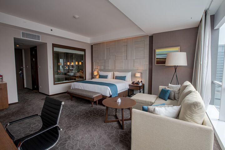 Room 12 of 181