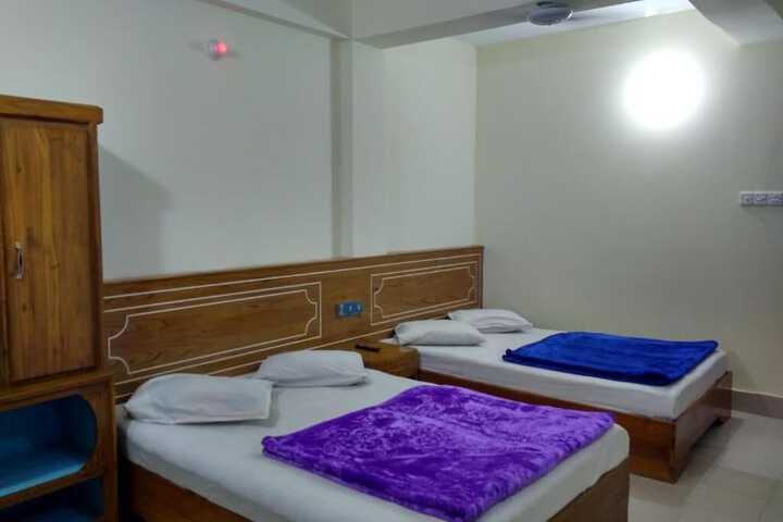 Room 16 of 39