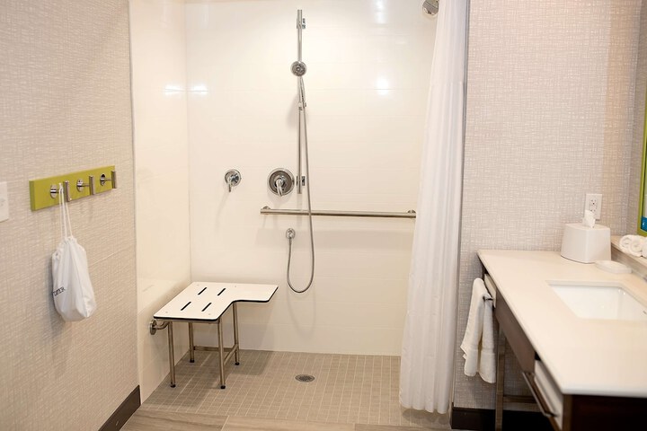 1 King Mobility Accessible with Tub (12 of 19)