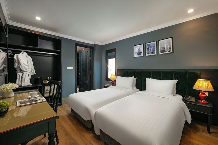 Room 8 of 47