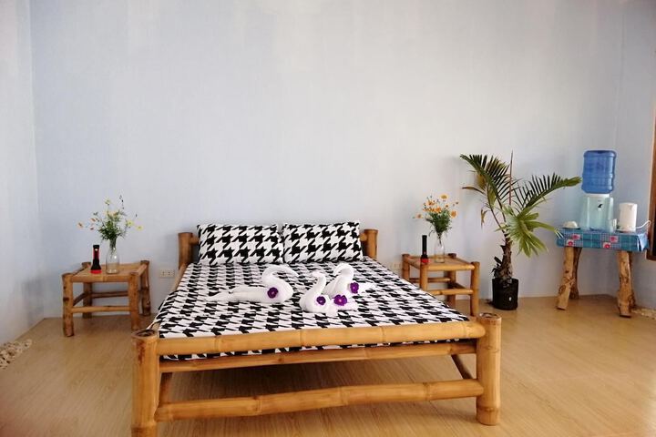 Room 5 of 22