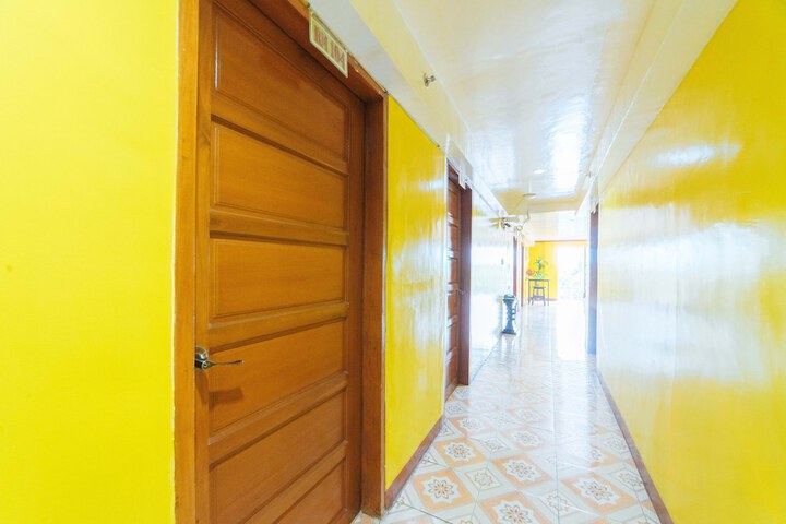 Ballroom/Hall 43 of 48