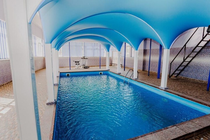 Pools & Facilities