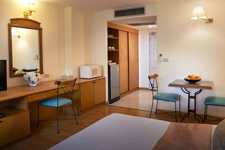 Room 11 of 17