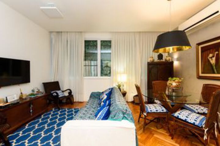 Room 27 of 32