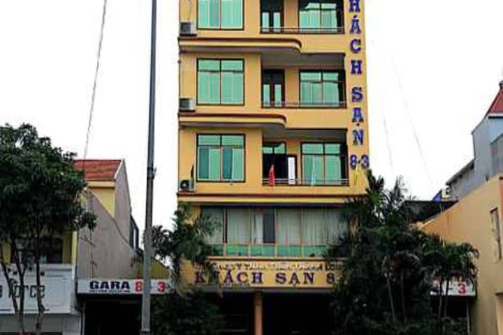 Khách Sạn 8 / 3