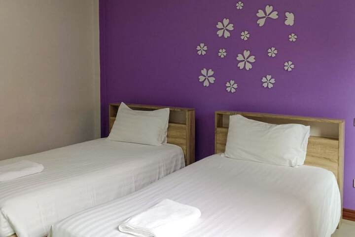 Room 10 of 31