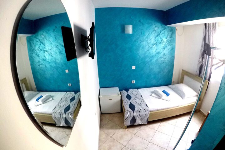 Room 3 of 42