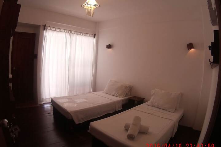 Room 28 of 50