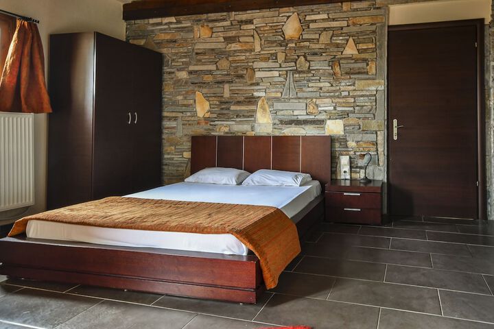 Room 21 of 82