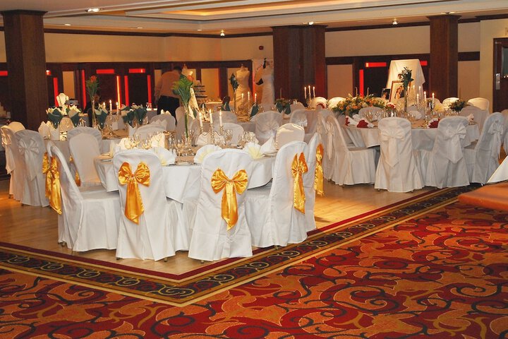 Ballroom/Hall 16 of 24