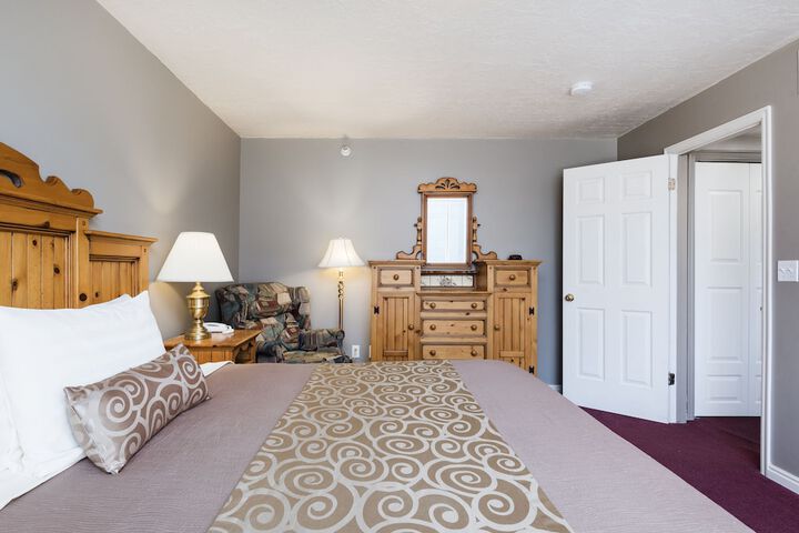 Room 15 of 106