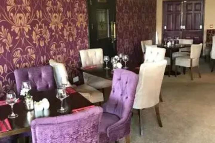Dining 7 of 9