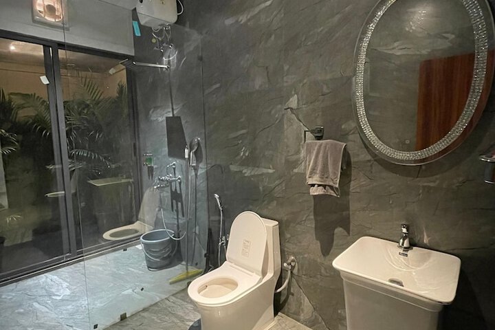 Room 48 of 79