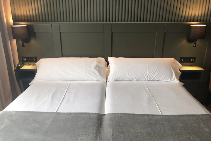 Room 6 of 37
