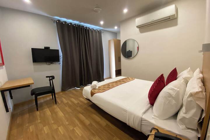 Room 9 of 43