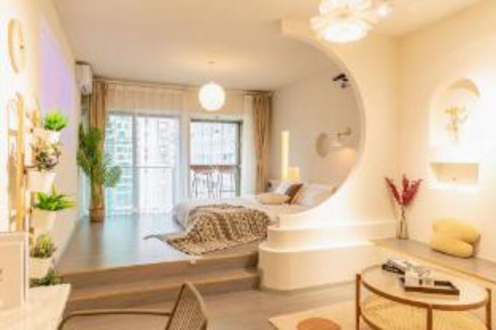 Room 4 of 5