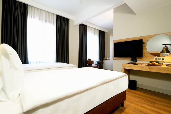 Room 9 of 110