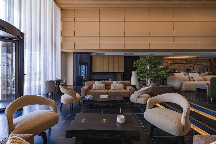Hotel Interior 4 of 96