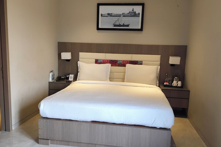 Room 3 of 25