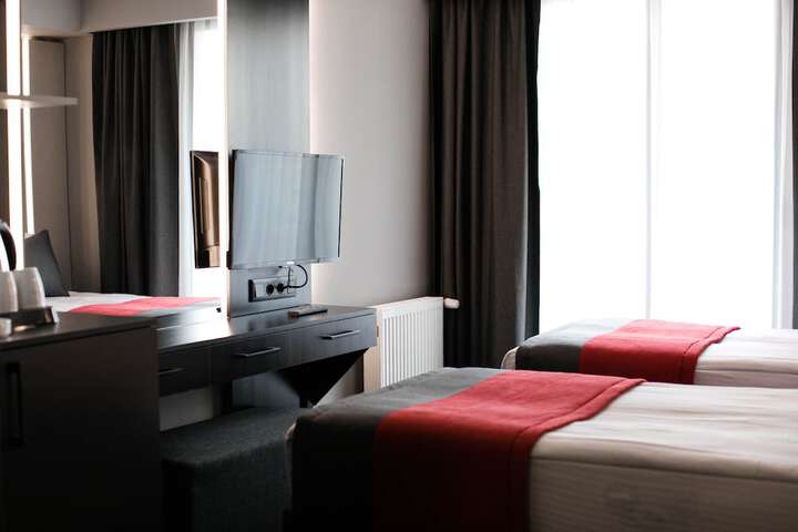 Room 7 of 85