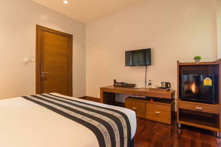 Room 12 of 38