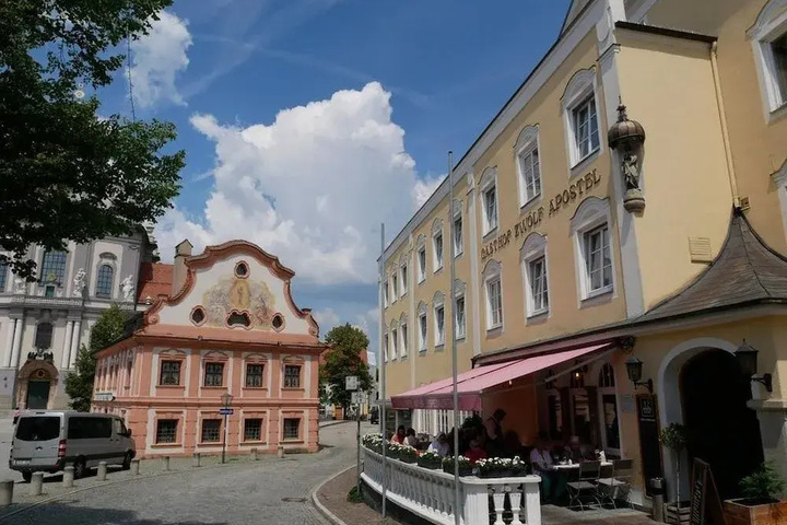 HOTEL ZWOELF APOSTEL