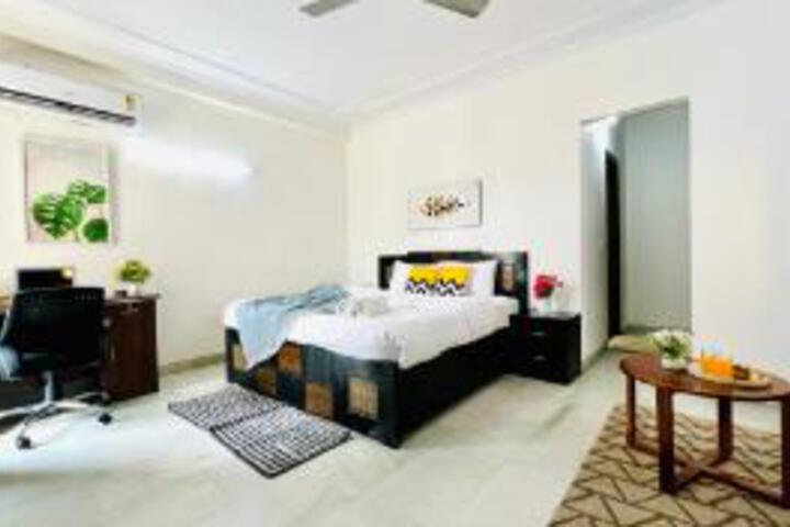 Room 10 of 40