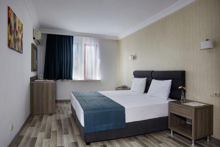 Room 15 of 111