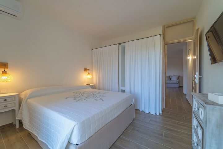 Room 18 of 93