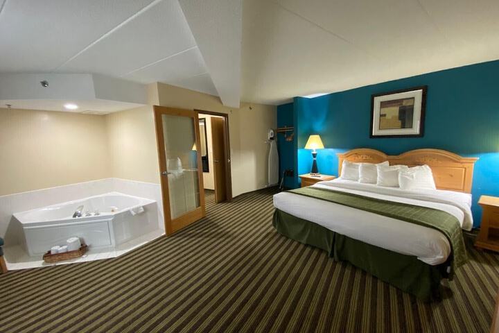 Standard | King Bed (7 of 8)