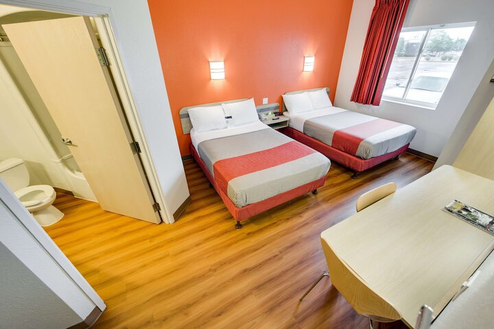 Room 17 of 35