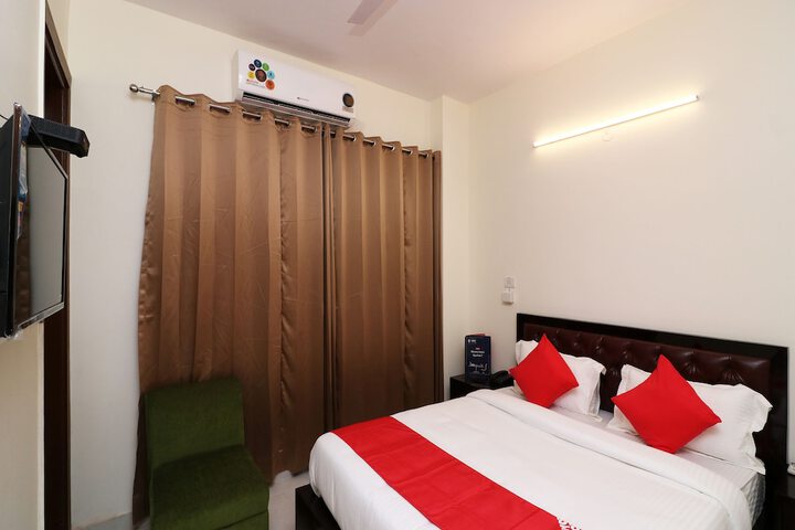 Room 10 of 11