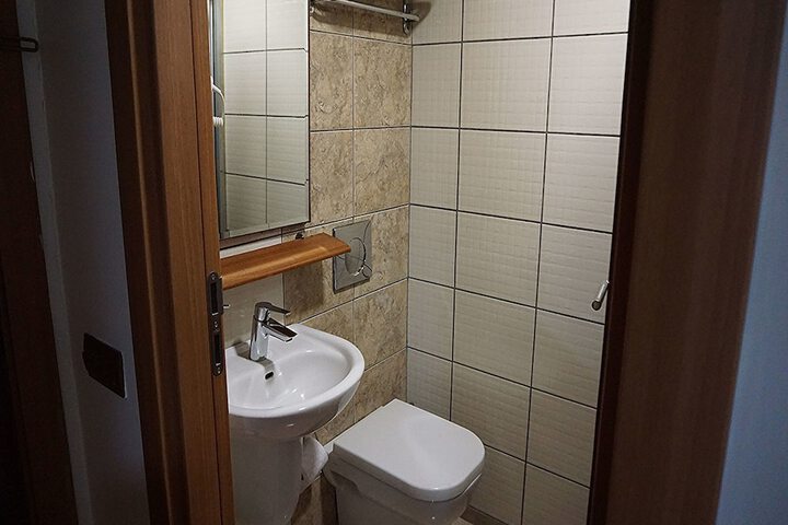 Room 40 of 49