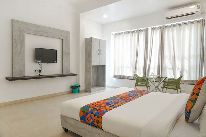 Room 10 of 25