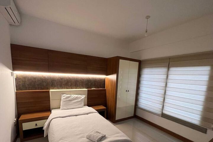 Room 22 of 27