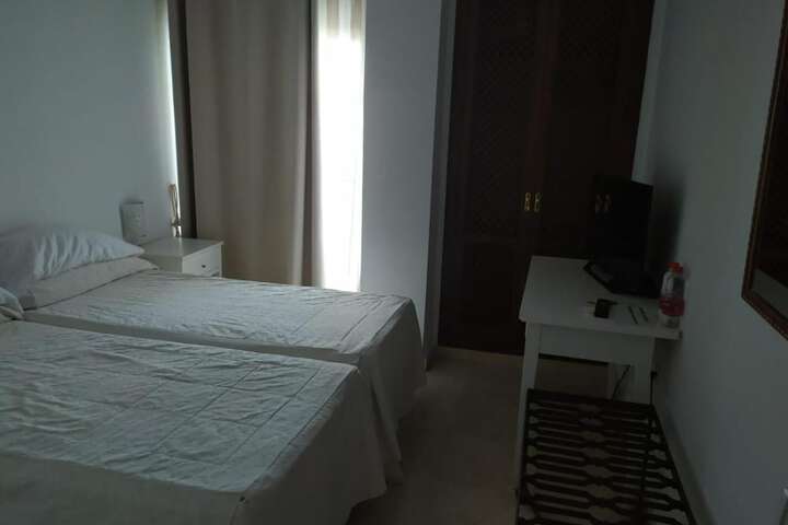 Room 6 of 38