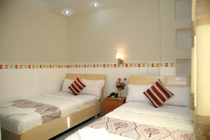 Room 4 of 17