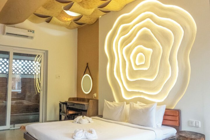 Room 3 of 49