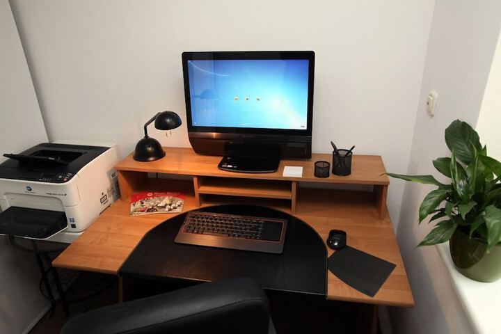 Business Center 27 of 34