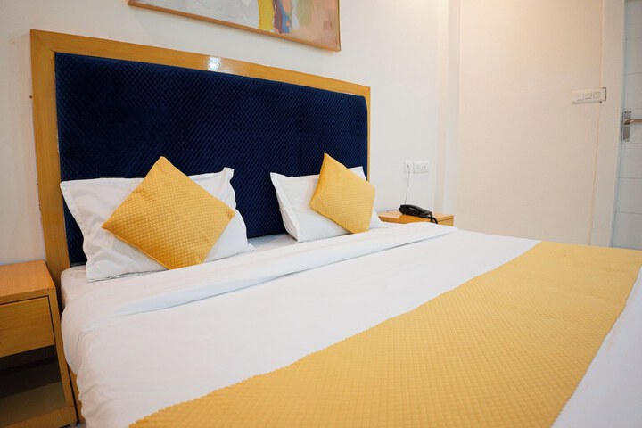 Room 5 of 15