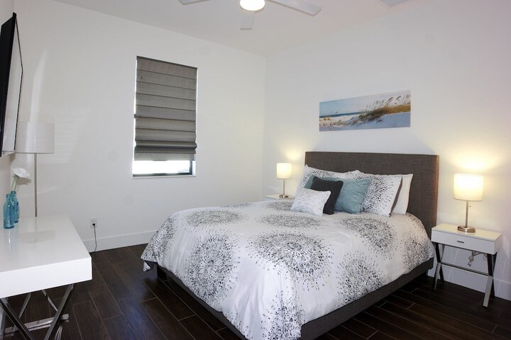Room 8 of 34