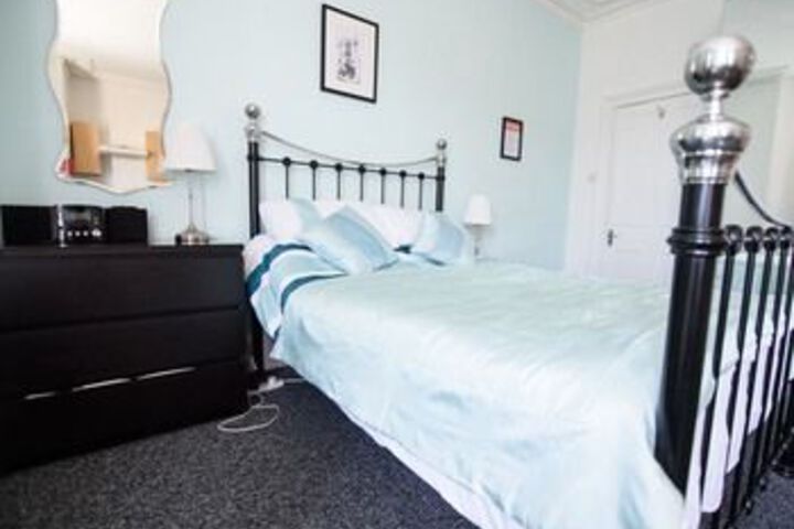 Room 16 of 36